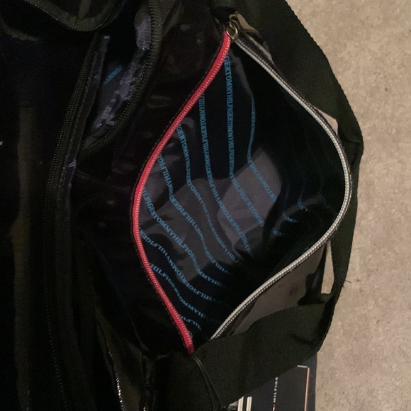 Tommy Hilfiger duffle bag - Picture 4 of 6